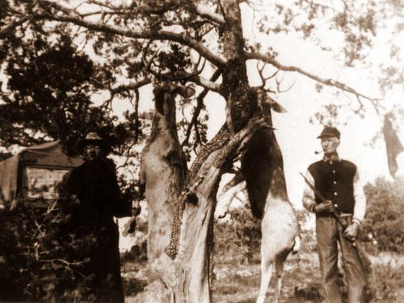 Gini and Albano, deer hunters, 1940s